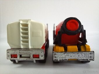 MATCHBOX - 1981 PETERBILT DOMIEŠAVAČ,1981 PETERBILT CISTERNA - 6