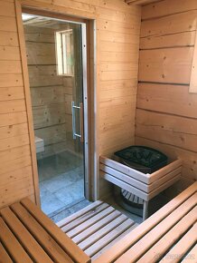 Venkovní roubená sauna v moderním designu - 6