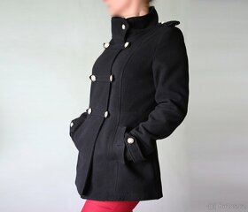 Krátký černý kabát - 70% vlna vel.S - 6