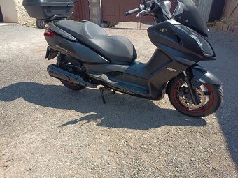 Kymco Downtown 125 černý 2 - 6