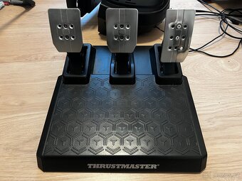 Thrustmaster T300 + pedály - 6