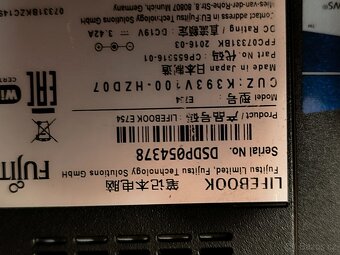 FUJITSU Lifebook E735 - 6