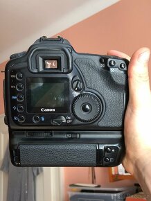 Canon 10D (6mpx) + batterxy grip zrcadlovka - 6