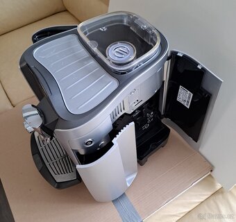 Kávovar Saeco plnoautomatický - 6