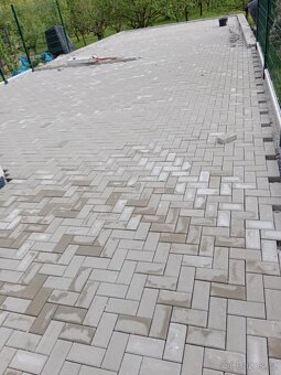 Gabionové ploty a zámková dlažba – Profesionální realizace p - 6