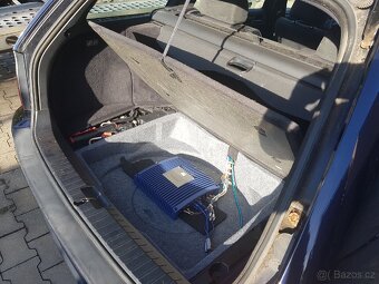 BMW E46 325i originál M-paket ,141kW - 6