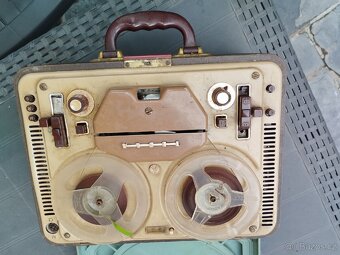 Retro kotoučový magnetofon - 6