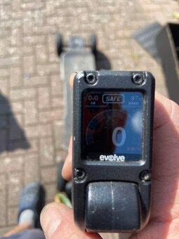Elektrický longboard Evolve GTR Carbon TOP STAV - 6