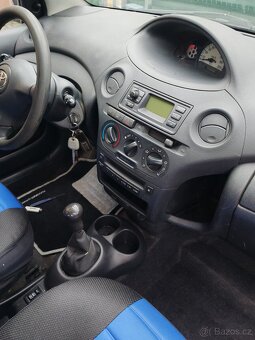 Prodám Toyota Corolla 1.3i, r.v. 2005 - 6