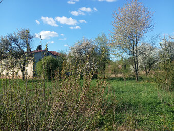 Prodej dvou rodinných domů s velkými stavebními pozemky - 6