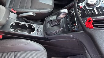 Ford Kuga 2.0 TDCi -Titanium/103 kW 4x4 Automat - 6