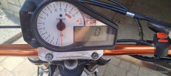 Suzuki GSX-R 750 - 6
