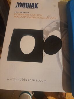 Pojízdné toaletní křeslo+ 2 ks měkkého polstrování - 6