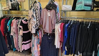 Nabízí se sklad oděvů - 6