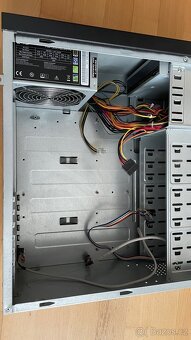 Skříň miditower se zdrojem, pěkný stav - 6