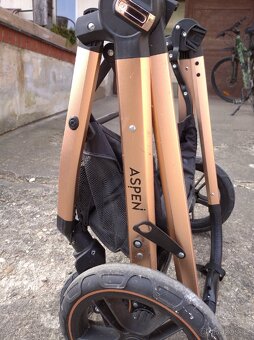 Použitý kočárek výborný stav - 6