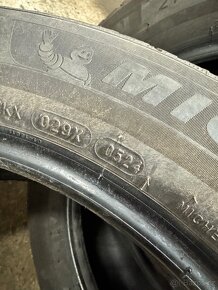 Michelin 215/60 R17 - 6