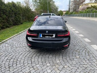 BMW 320i (2021) – perfektní stav luxery line - 6