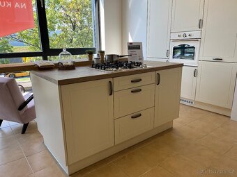 Expoziční kuchyňská linka Oresi, sleva 60% - 6