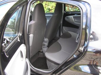 Toyota Aygo 1.0i, 50 kW, 5 dveří, klima - 6