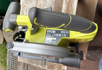 RYOBI-AKU ONE+ šavlová pila - okružní pila - stavební světlo - 6