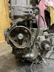 Suzuki GSX-R 1000 K4 díly motoru - 6