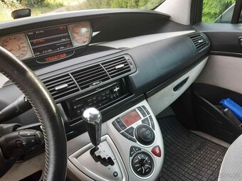 Peugeot 807 2.2 Hdi 125 kw -7mist. model 2010 - 6