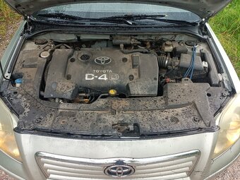 // TOYOTA AVENSIS t25 2.0 D-4D // DÍLY - 6
