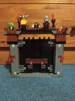 LEGO 7019 Pevnost Vikingů v boji s Fanfirským drakem - 6