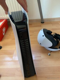 Prodám PlayStation 5 + PS VR2 + příslušenství - 6