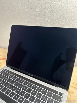 Apple MacBook Pro 2020 512GB i7 16GB RAM - 6