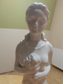 Krásná porcelánová soška dívky s květinami Pexider Letovice - 6