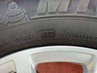 Audi A6 Originál zimní sada 225/60R17 7,5x17 ET36 - 6