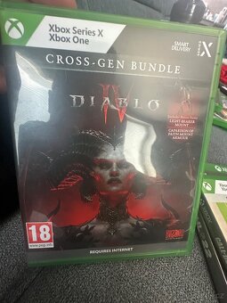 Xbox One X 1TB + 9 her - 6