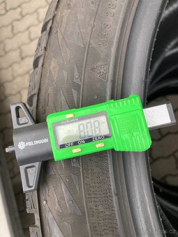 Sada zimních pneumatik Nokian 285/40/21, 8 mm - 6