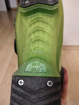 Prodám lyžařské boty Atomic 24/24,5 cm - 6