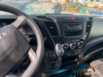 Prodám Iveco Daily VI skříń + čelo - 6