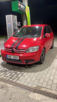 Prodám Volkswagen golf 5 plus 1,6 FSI - 6