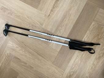 Prodám dětské běžky Atomic PRO C1 + hole LEKI - 6