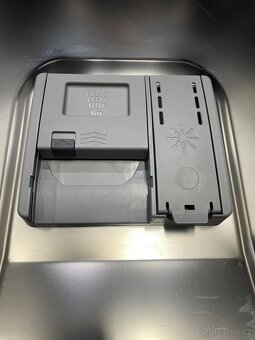 Nepoužitá myčka Beko BDIN38650C - 6