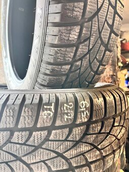 215/60 R17C DUNLOP - zimní pneu - 2.Ks - 6