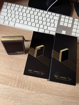 SAMSUNG Galaxy Z FLIP 6 - GOLD 12GB/512GB Olympijská edice - 6