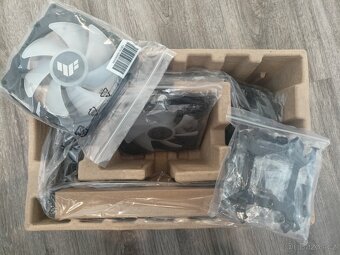 Vodní chlazení Asus AIO - 6