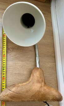 UPCYKL lampa bílá na dřevě polohovací FUNKČNÍ - 6