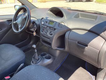 Toyota Yaris (5/2005) 1.0 - 6