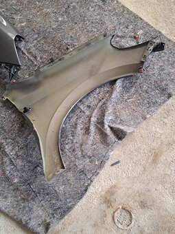 Opel Astra H Caravan šedá 177/GAL díly karoserie - 6