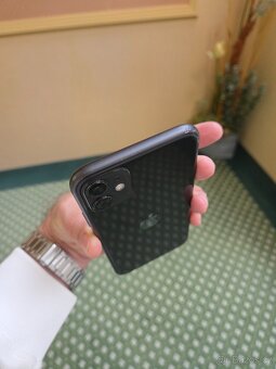 REZERVACE - Apple iPhone 11 64GB Black - baterie 97% - 6