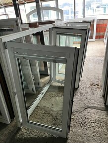 2KUSY 6TI KOMOROVÁ OKNA DECQUENICK 147x141-PLZEŇ - 6