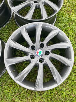 ALU KOLA ALFA ROMEO GIULIETTA 5X110 R17 - 6
