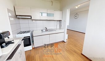 Prodej prosvětleného bytu 3+1 o rozloze 82 m2 s dvěma lodžie - 6